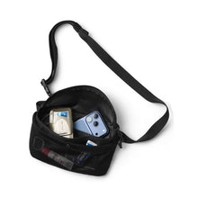 画像をギャラリービューアに読み込む, ディービー ホーラー スリング バッグ 3L d_b_ Hauler Sling Bag 3L Black Out