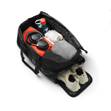 画像をギャラリービューアに読み込む, ディービー ホーラー ジムバッグ 30L d_b_ Hauler Gym Bag 30L Black Out
